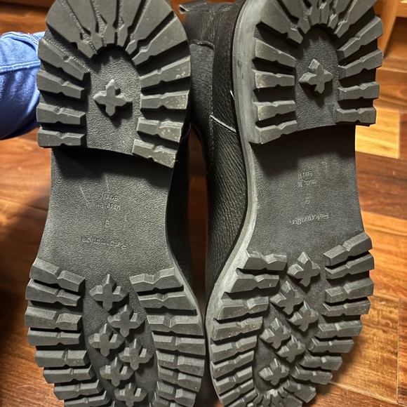 Reformation Katerina Lug Sole Chelsea Boots - Picture 7 of 8